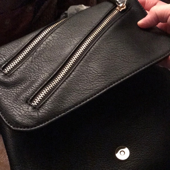 NWT Black Asymmetrical-Zip Crossbody Bag - Picture 6 of 6